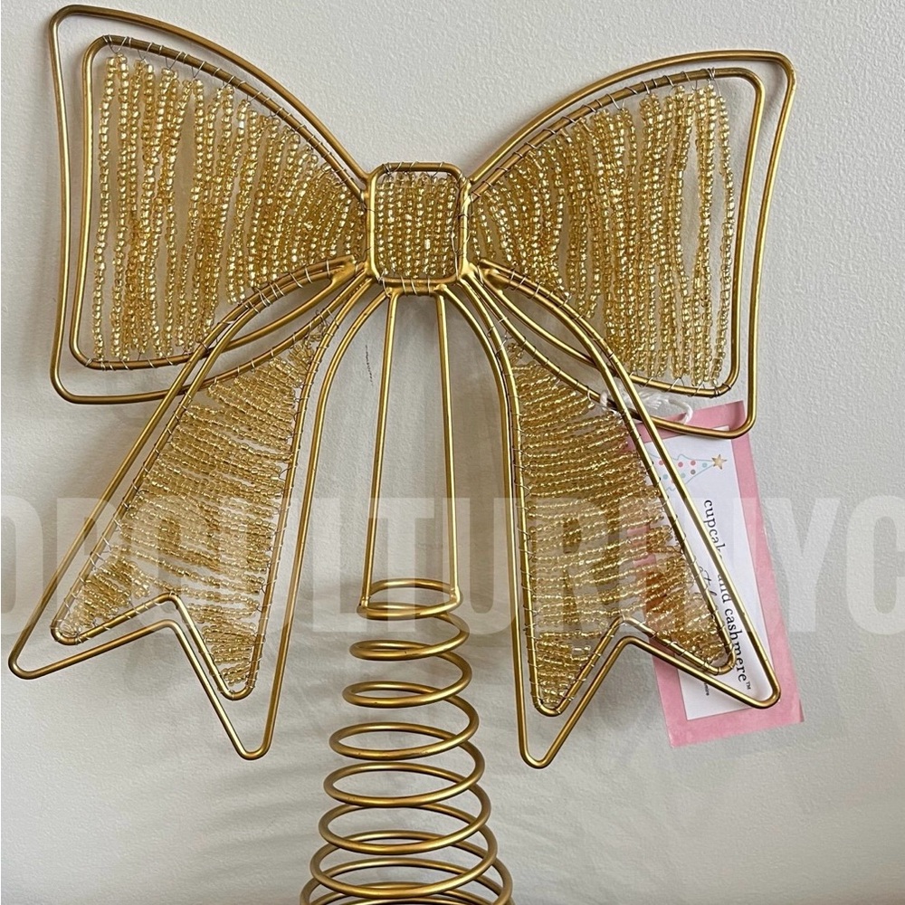Cupcakes and Cashmere bow tree topper